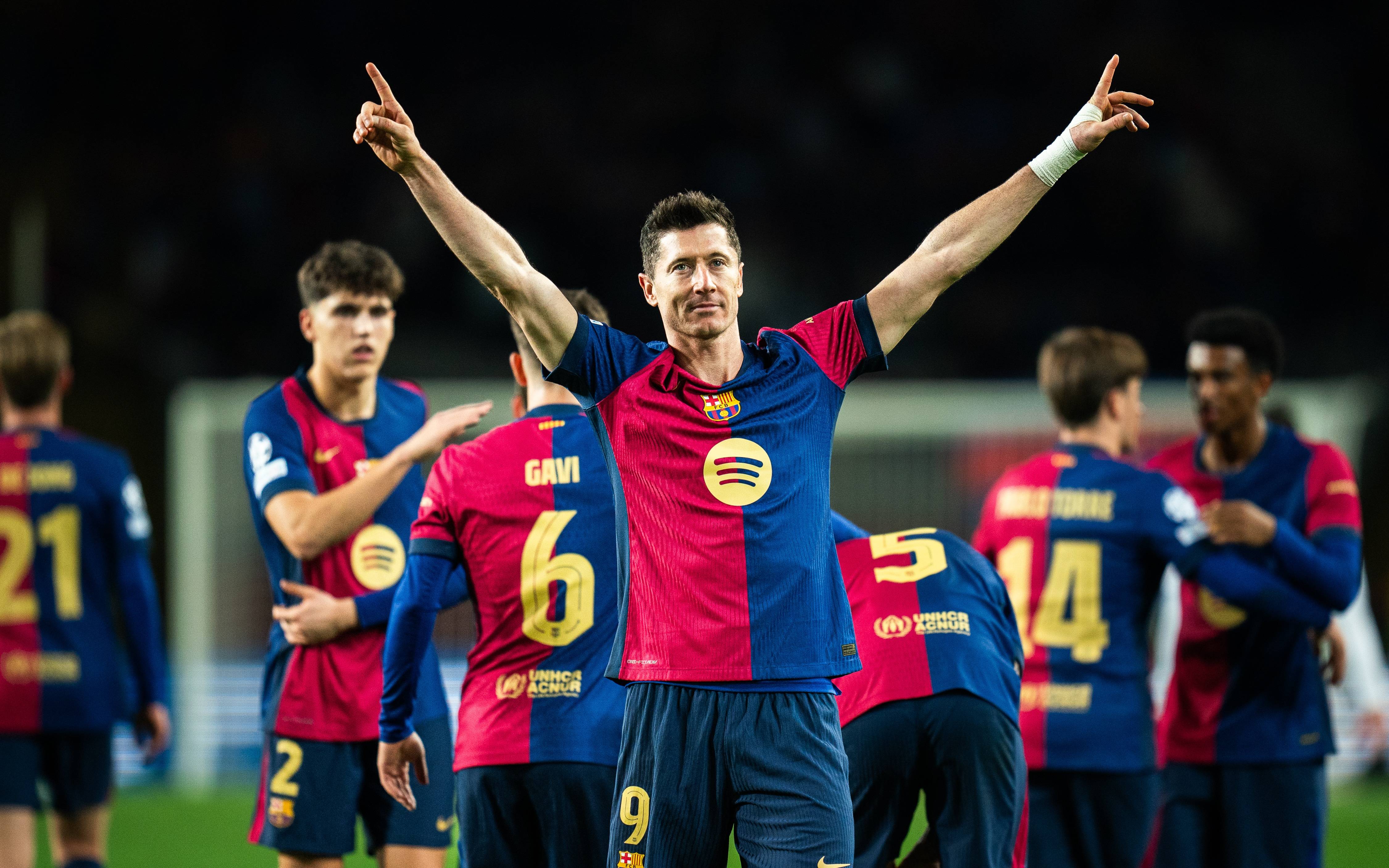 爱游戏体育-包含莱万多夫斯基新星大胜表现惊艳，巴塞罗那未来可期！的词条