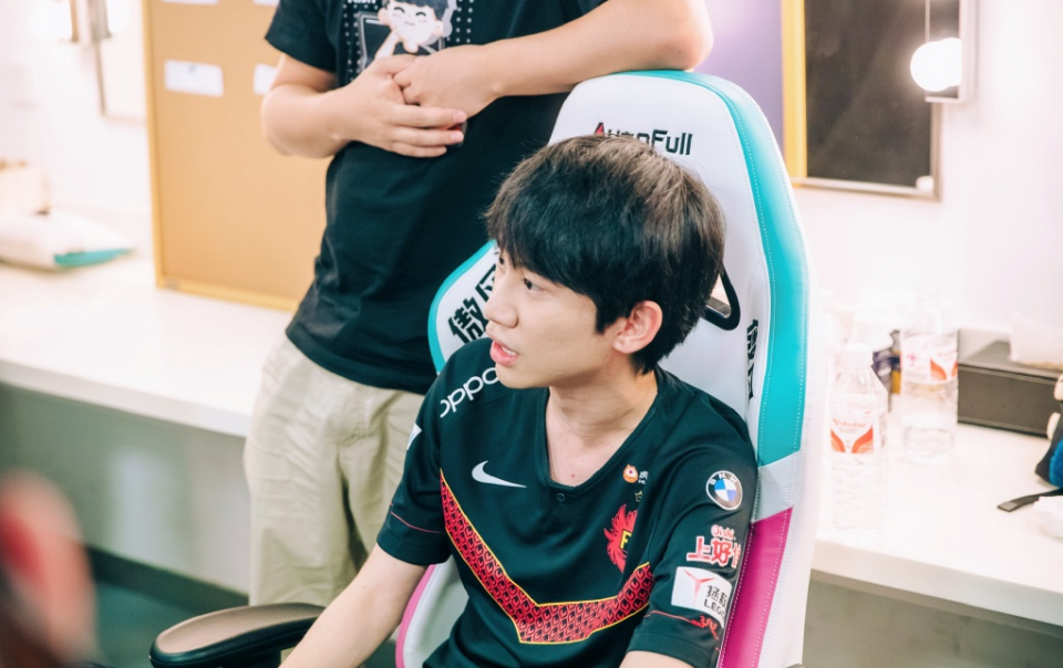 AYX-关于巴特勒爆冷击败FPX，回归赛场引爆全场！的信息