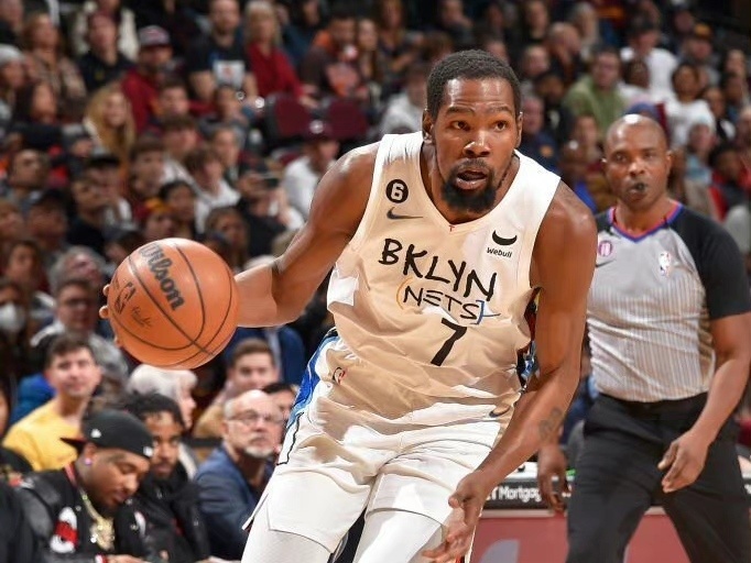 包含杜兰特连续十场比赛得分超过精彩发挥，公牛挑战极限！的词条