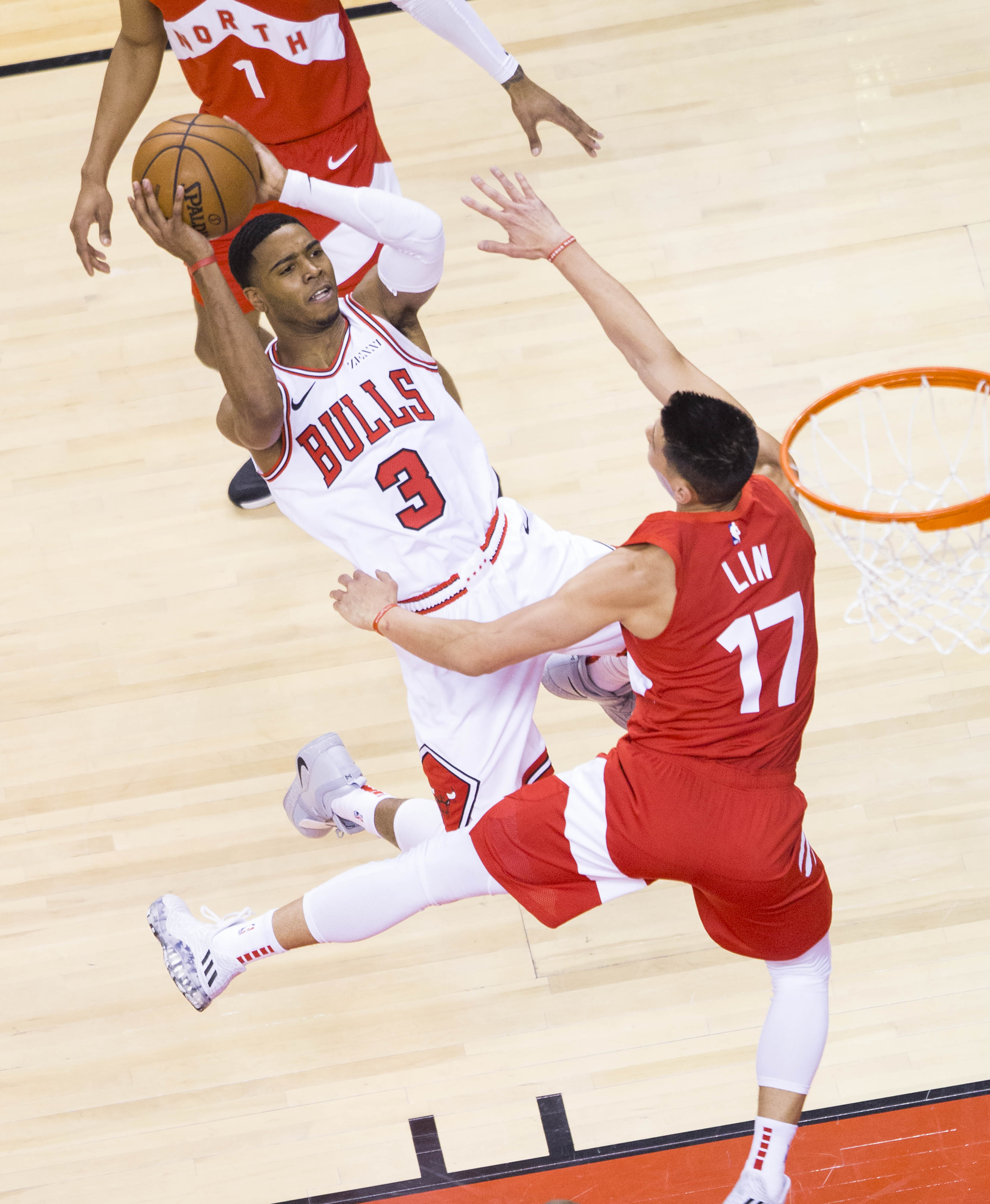  凯恩在公牛比赛中出色防守,连败引发热议的球员 