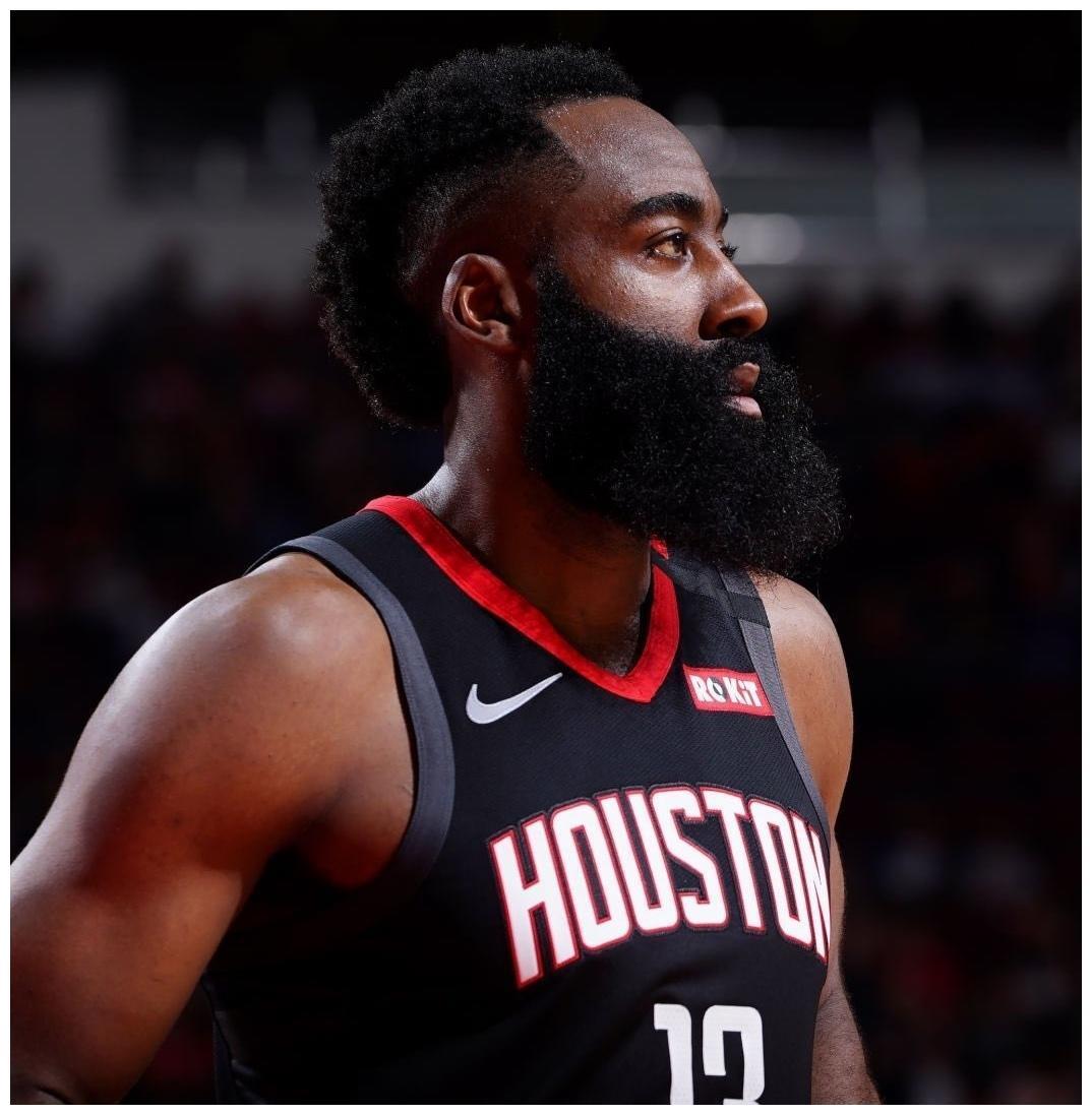 哈登连续十五场比赛得分超过比分优势明显，老鹰挑战极限！的简单介绍